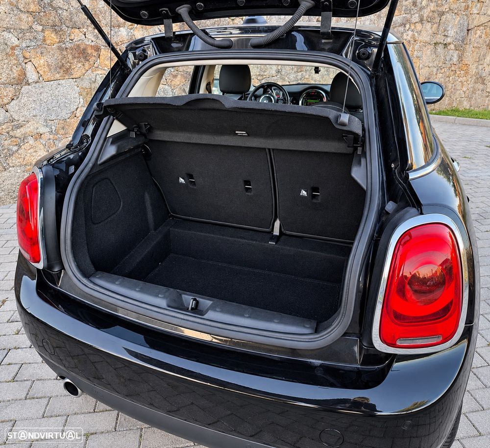 MINI 5 Portas Cooper D Auto - 28