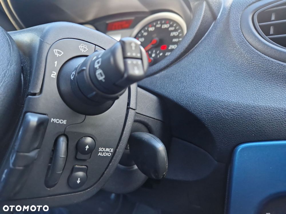 Renault Clio 1.2 16V Expression - 27