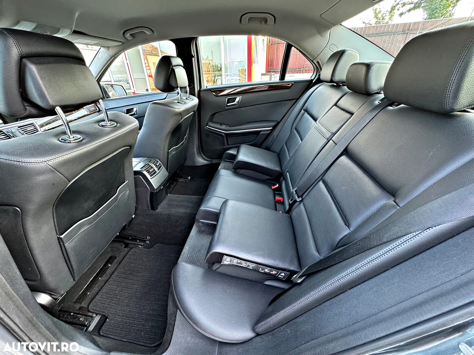 Mercedes-Benz E 200 BlueTEC 7G-TRONIC Elegance - 7