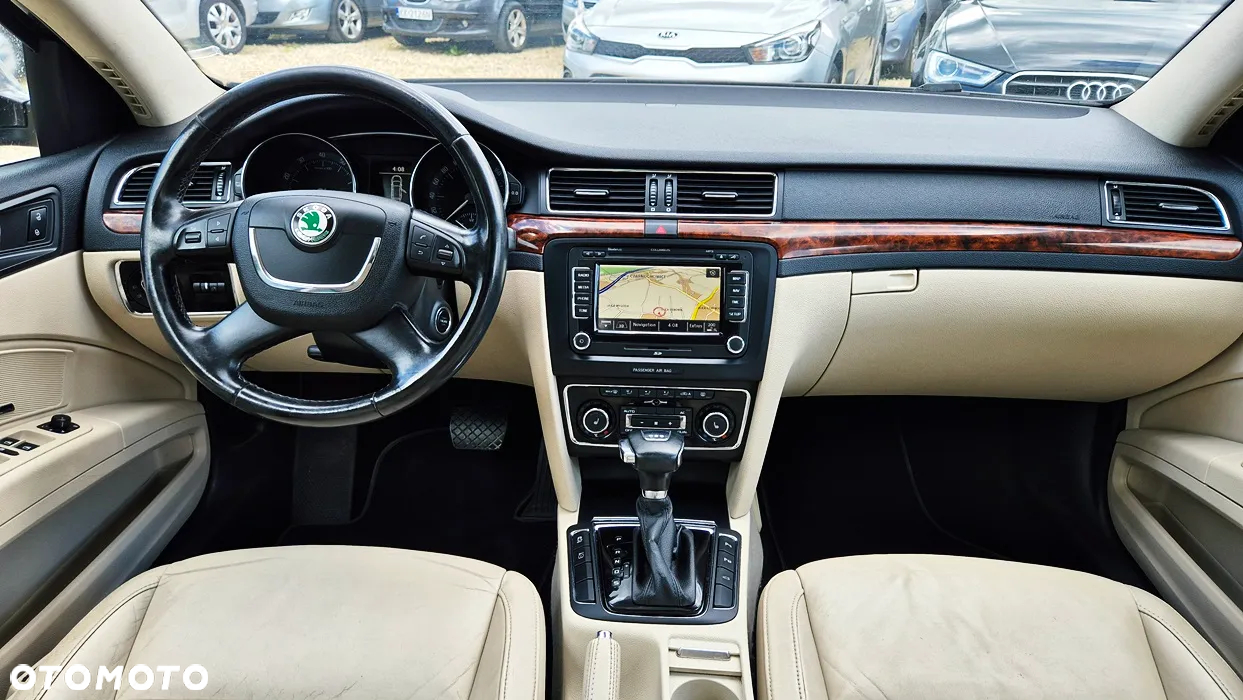 Skoda Superb 2.0 TSI Business DSG - 38