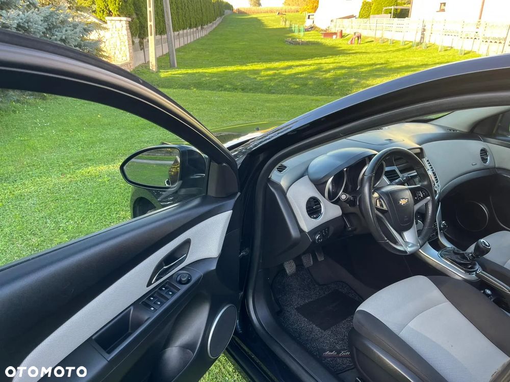 Chevrolet Cruze 1.6 LS - 6