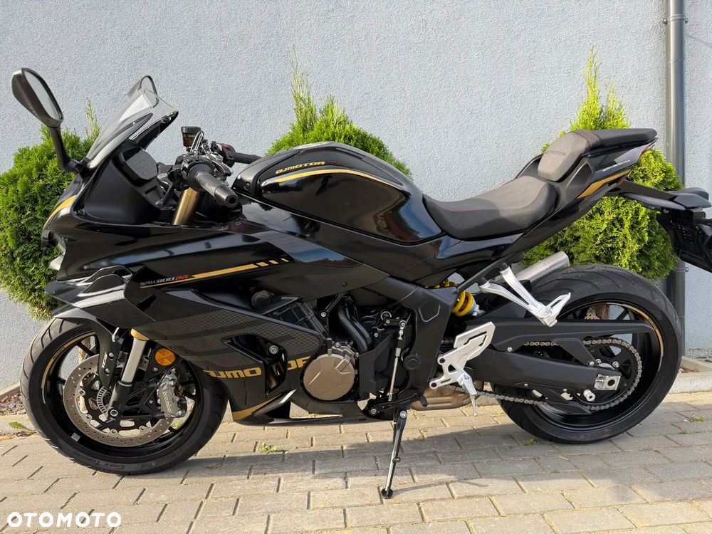 QJMOTOR SRK 800RR - 7