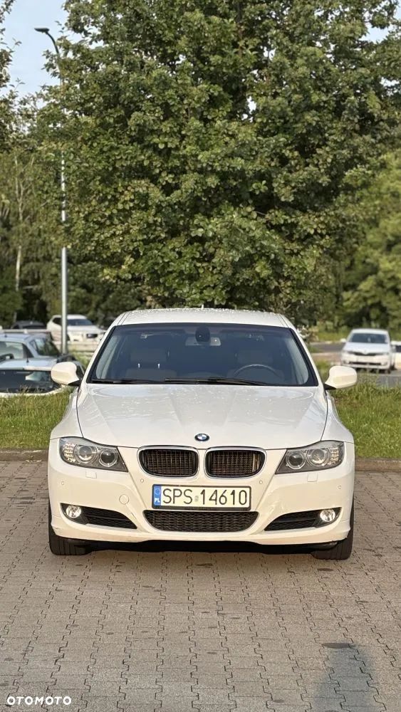 BMW Seria 3 318d Touring - 8