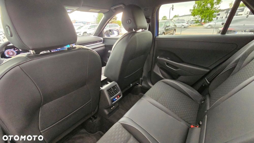 Volkswagen T-Roc - 33