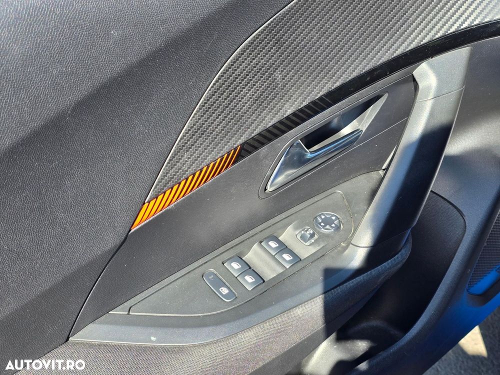 Peugeot 2008 1.2 L PureTech STT EAT8 Active - 6