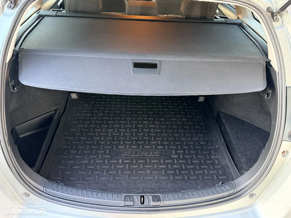 Toyota Auris Touring Sports 1.8 HSD Sport+Navi - 28