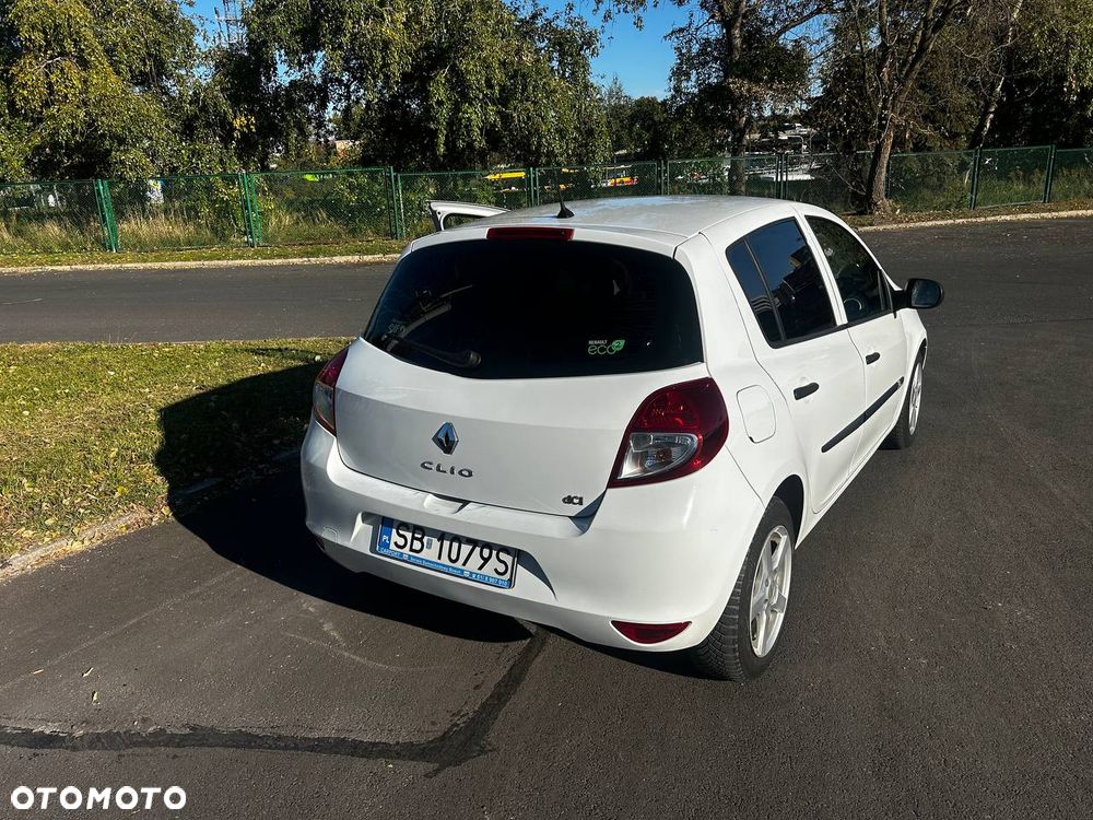 Renault Clio - 21