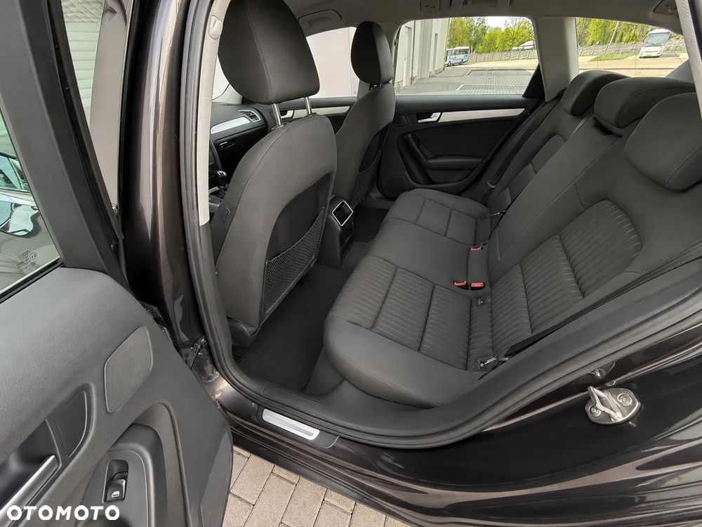 Audi A4 Avant 2.0 TDI DPF Ambiente - 14