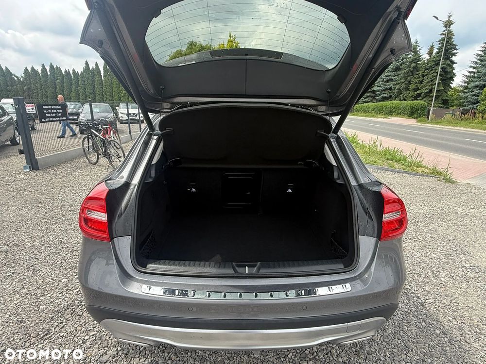 Mercedes-Benz GLA 200 7G-DCT Activity Edition - 34