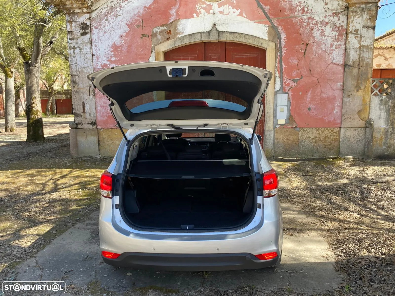 Kia Carens 1.7 CRDi ISG TX - 23