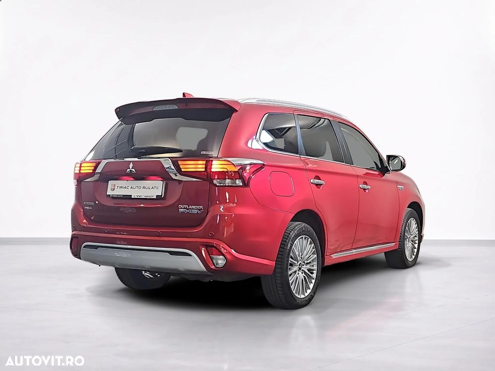 Mitsubishi Outlander 2.0 2WD CVT Invite - 6