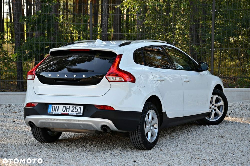 Volvo V40 Cross Country T3 Drive-E Summum - 4