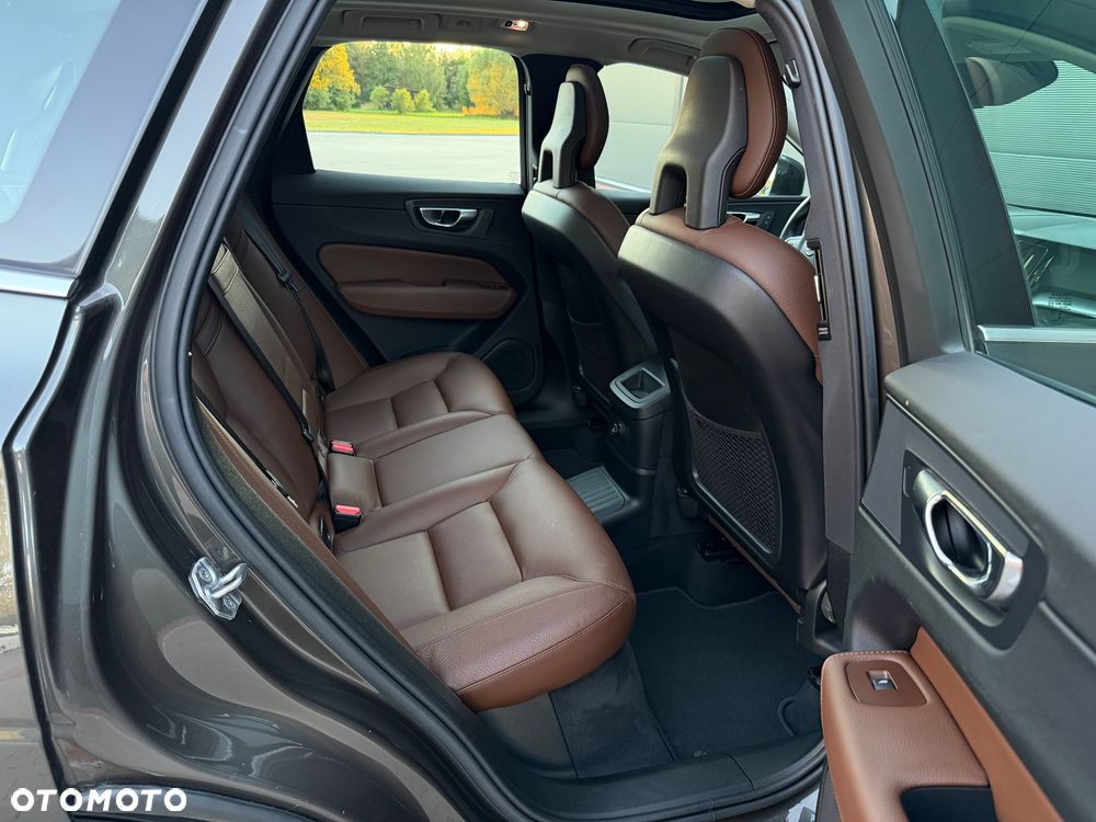 Volvo XC 60 T8 Twin Engine AWD Geartronic Momentum - 18