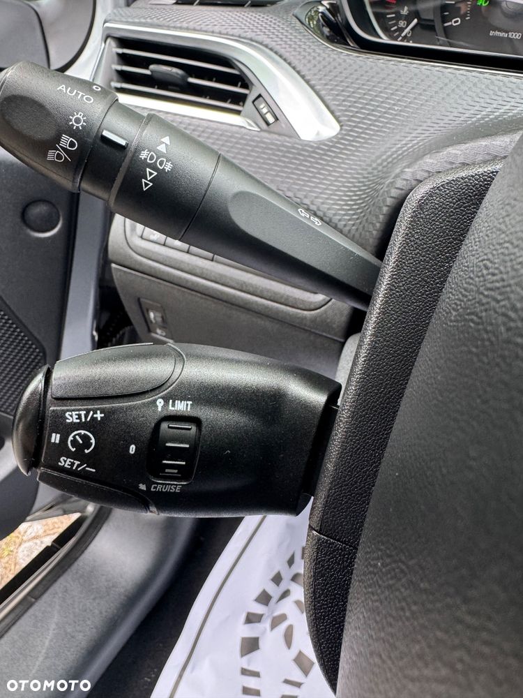 Peugeot 2008 1.6 BlueHDi Active - 29