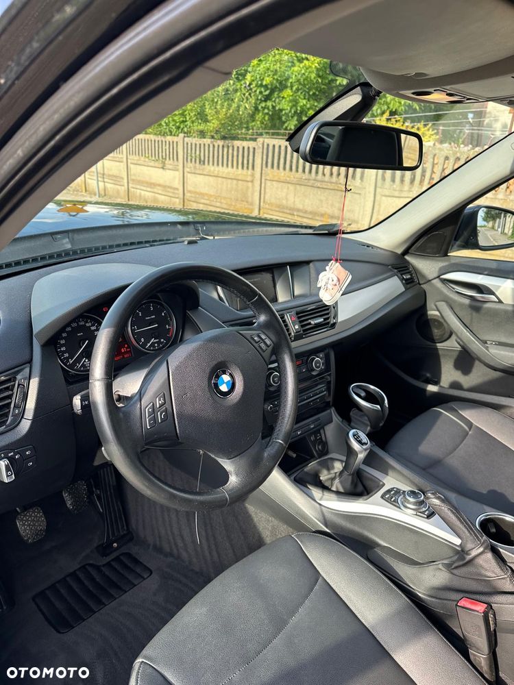 BMW X1 sDrive18d Sport Line - 14