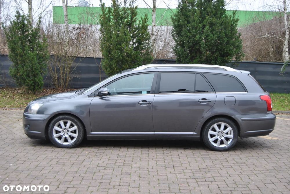 Toyota Avensis 1.8 VVT-i Sol - 16
