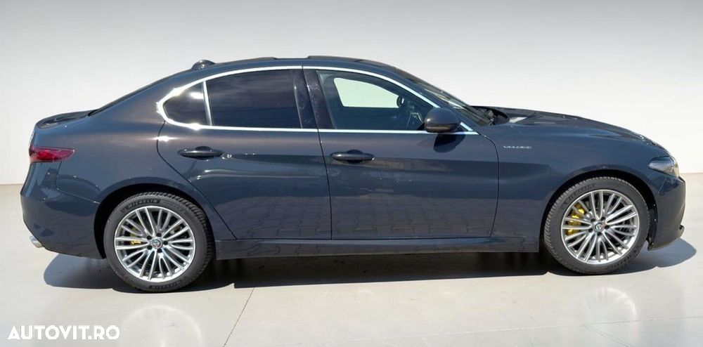 Alfa Romeo Giulia 2.0 Turbo AWD AT8 Veloce - 4