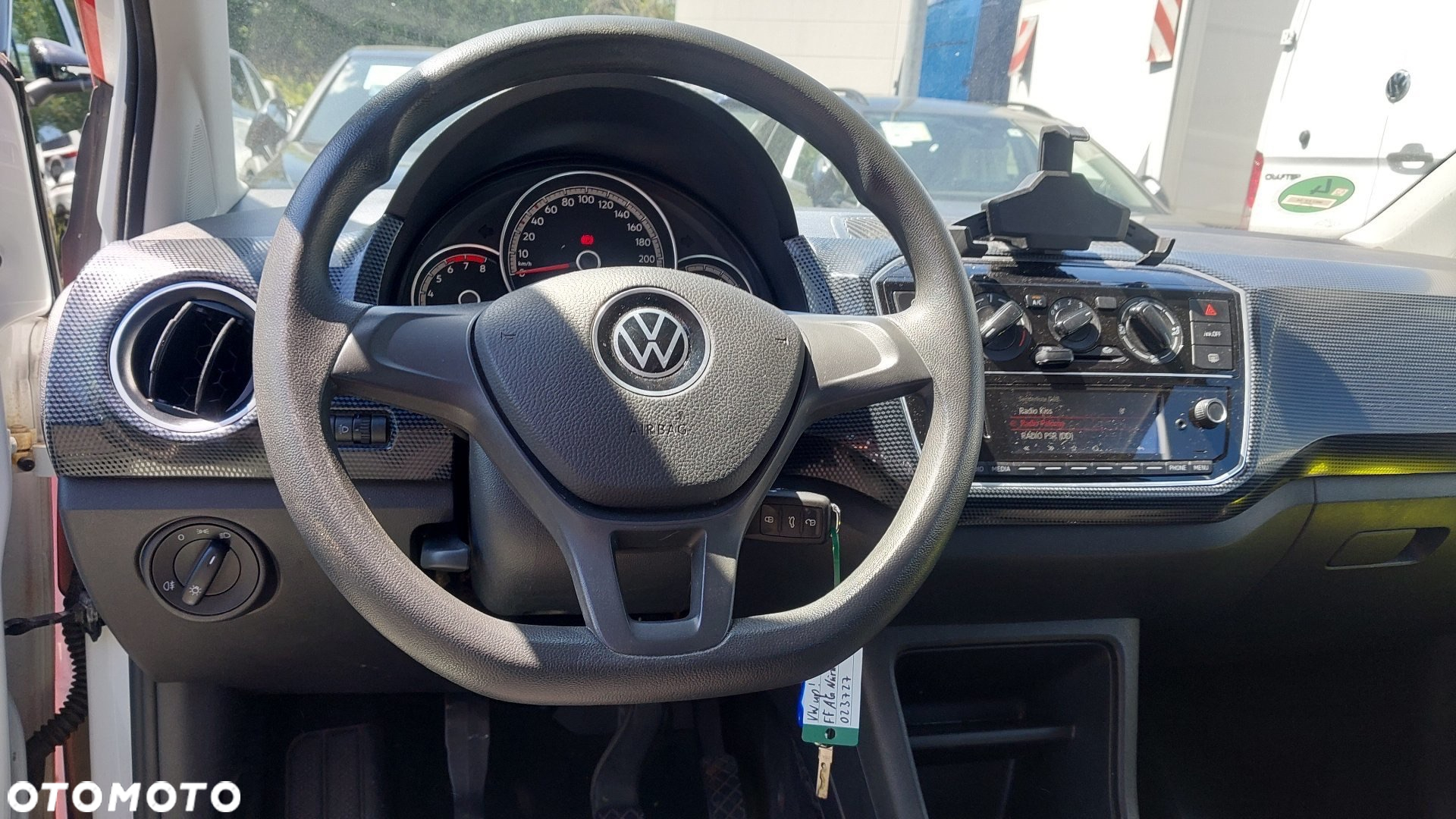 Volkswagen up! Standard - 17
