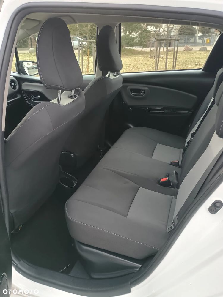 Toyota Yaris Hybrid 100 Sol - 7