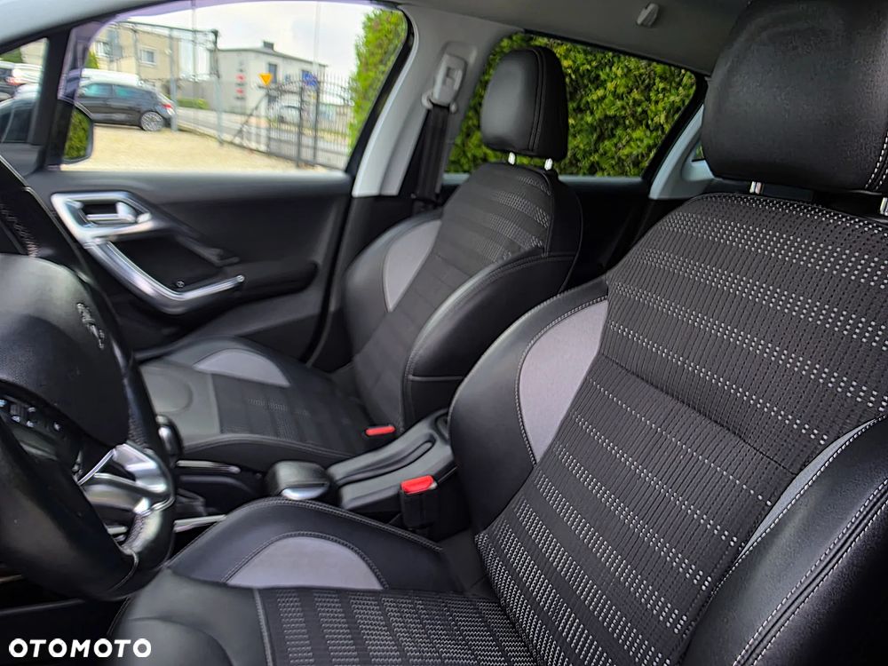 Peugeot 2008 PureTech 82 Allure - 21