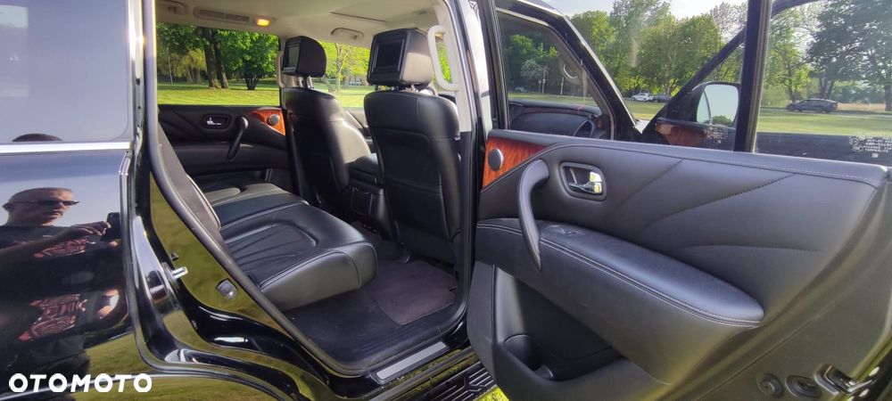 Infiniti QX80 - 11