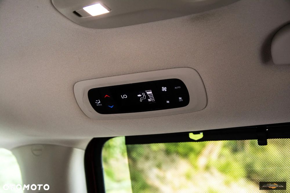 Chrysler Pacifica - 34