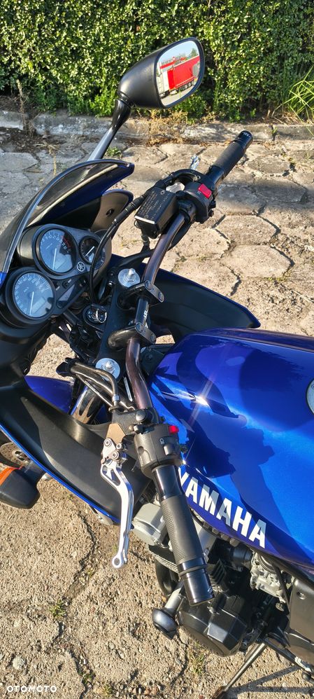 Yamaha FZS - 7