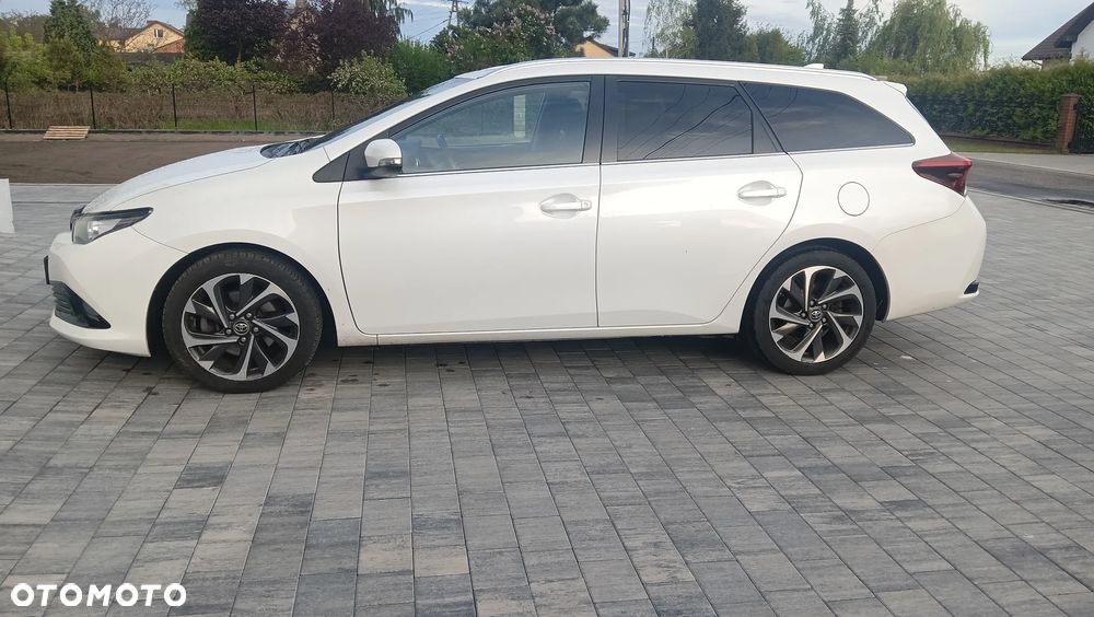 Toyota Auris 1.8 HSD Luna - 4