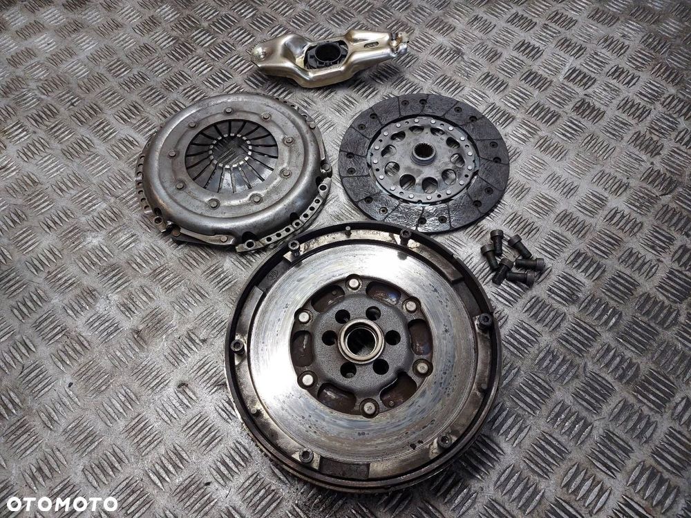 KOŁO DWUMASOWE TARCZA DOCISK ŁOŻYSKO AUDI A4 B6 2.0 20V 058105266H - 1