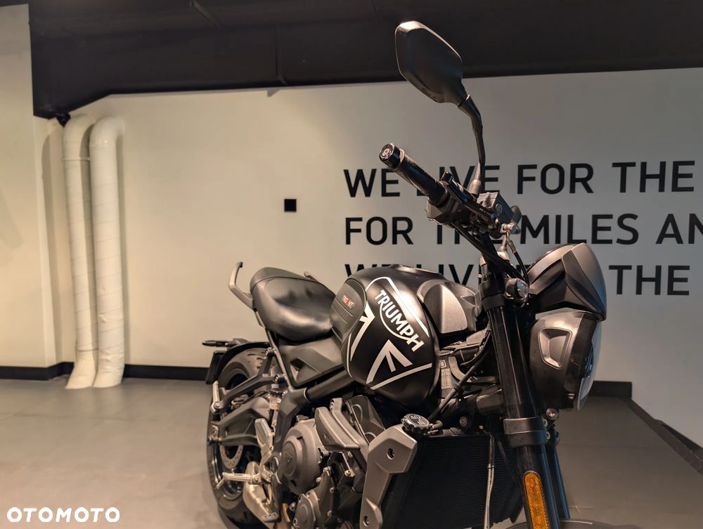 Triumph Trident - 3