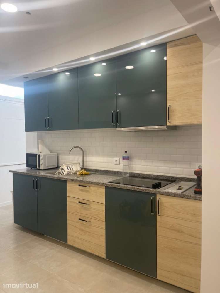 Quarto - localizado em Setubal - Grande imagem: 5/7