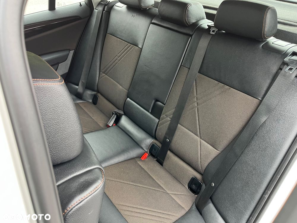 BMW X1 xDrive18d xLine - 17