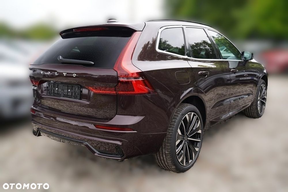 Volvo XC 60 T6 Plug-In Hybrid AWD Ultra Dark - 4