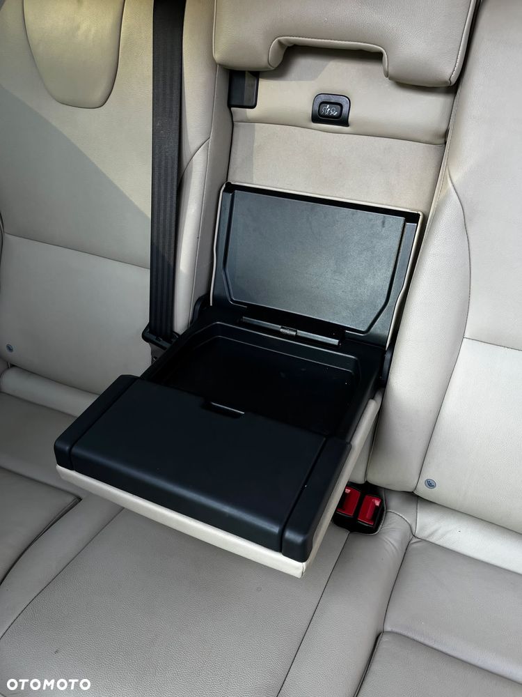Volvo XC 60 T5 AWD Momentum - 25