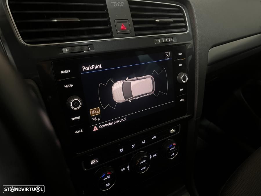 VW Golf 1.6 TDI Confortline - 16