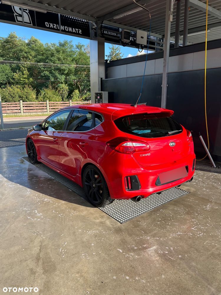 Kia Ceed 1.6 T-GDI GT - 6