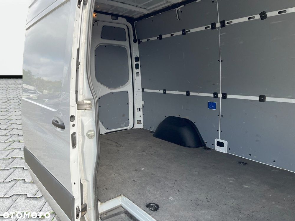 Mercedes-Benz Sprinter - 19