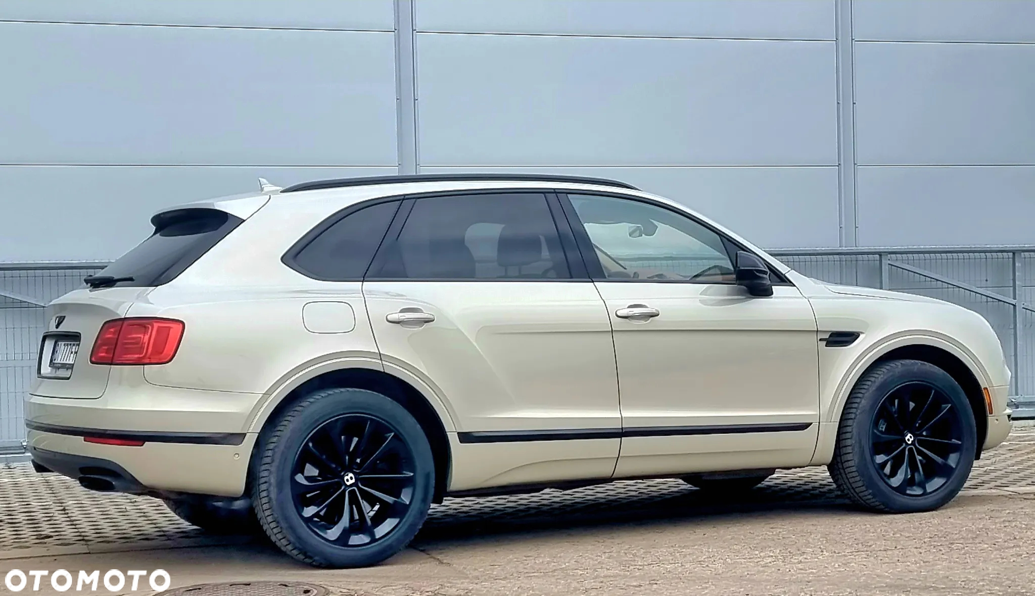 Bentley Bentayga - 6