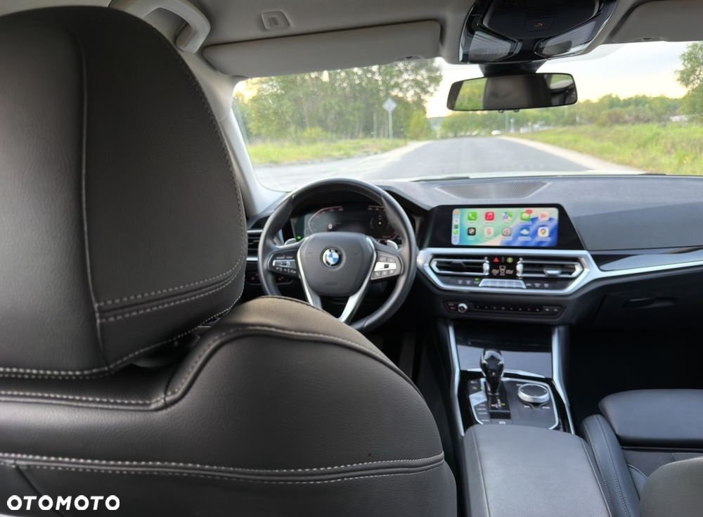 BMW Seria 3 320d Sport Line - 35