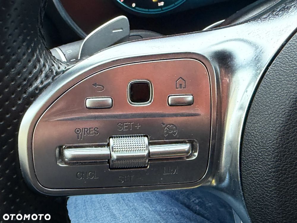 Mercedes-Benz Klasa C 200 9G-TRONIC AMG Line - 19