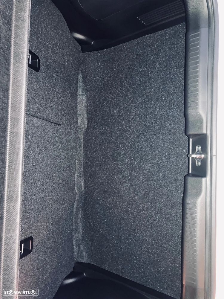 Suzuki Swift 1.2 Mild Hybrid GLX - 11