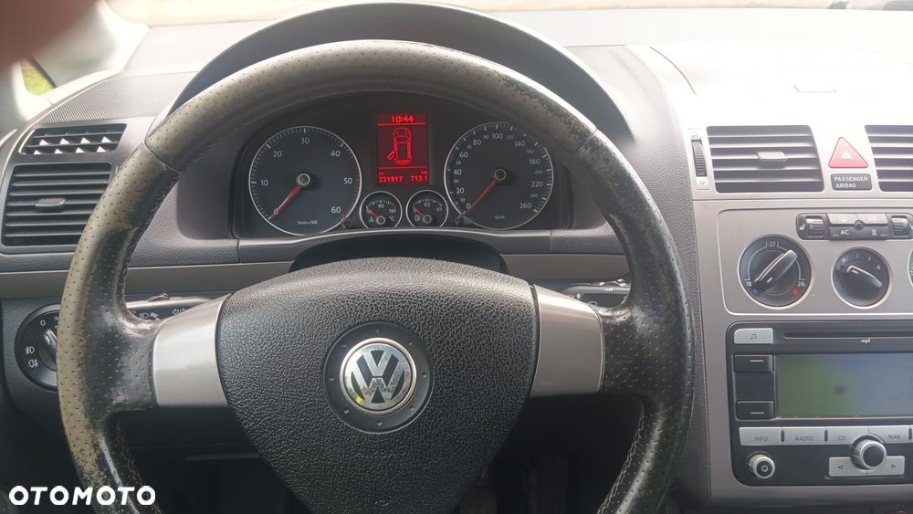 Volkswagen Touran 2.0 TDI DPF Cross - 10