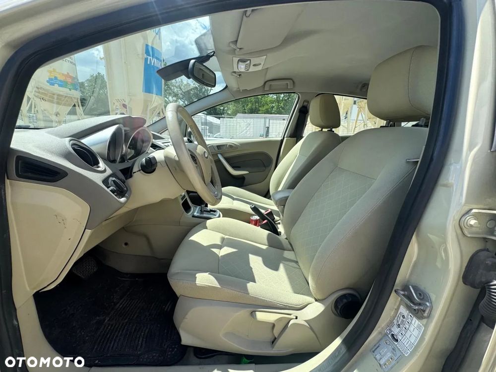 Ford Fiesta 1.4 Ghia - 11