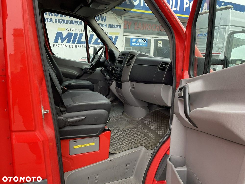 Mercedes-Benz Sprinter - 11