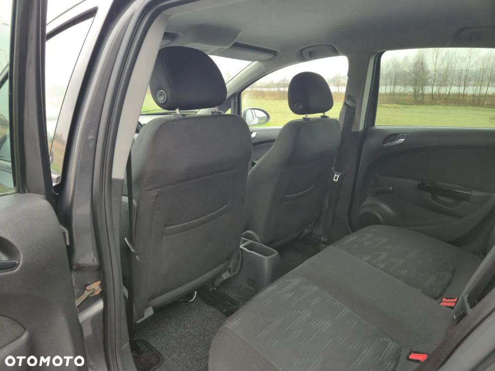 Opel Corsa 1.4 16V Satellite - 12