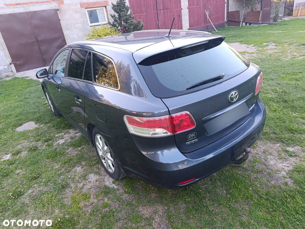 Toyota Avensis 2.2 D-4D Sol - 9