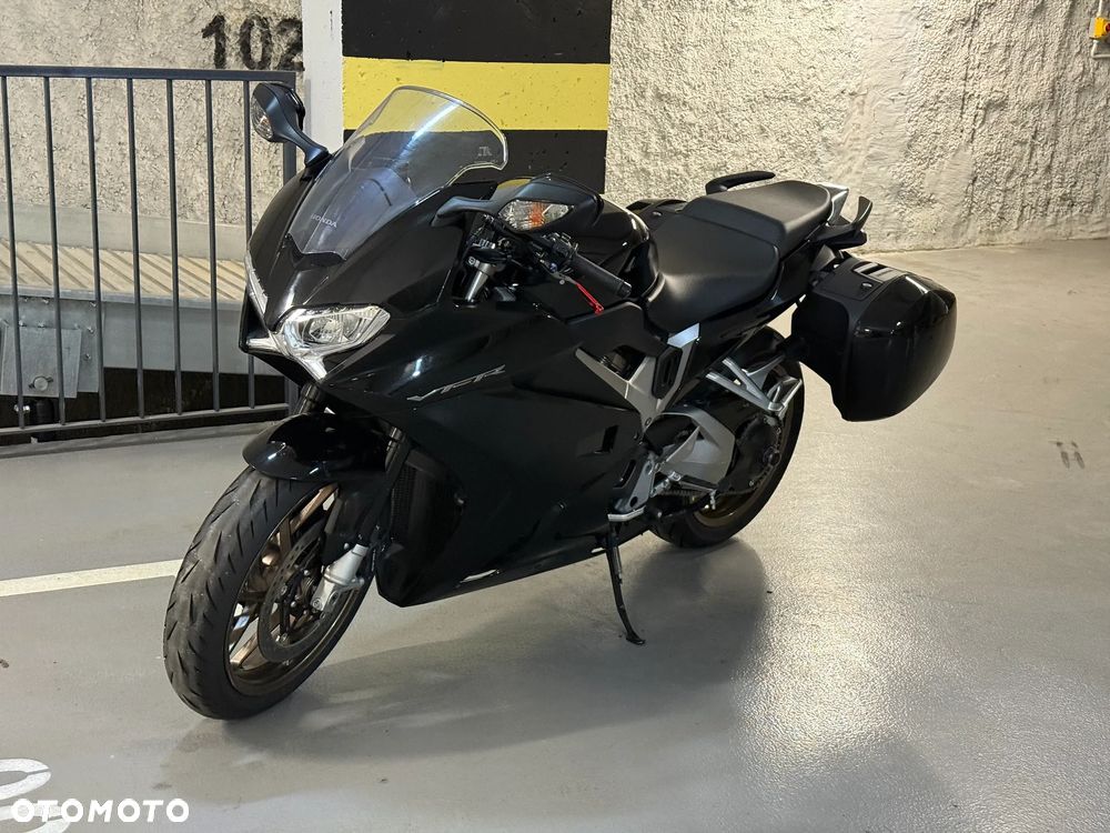 Honda VFR - 2