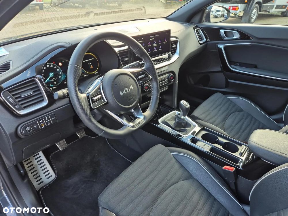 Kia ProCeed - 9