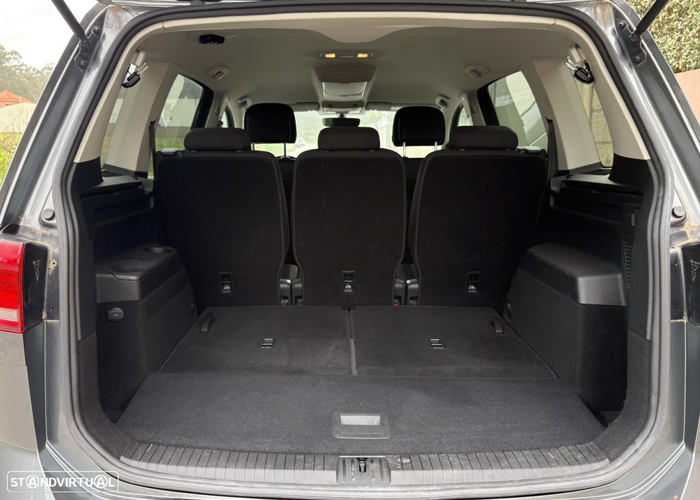 VW Touran 1.6 TDI Highline DSG - 16