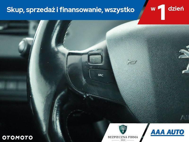 Peugeot 208 - 18